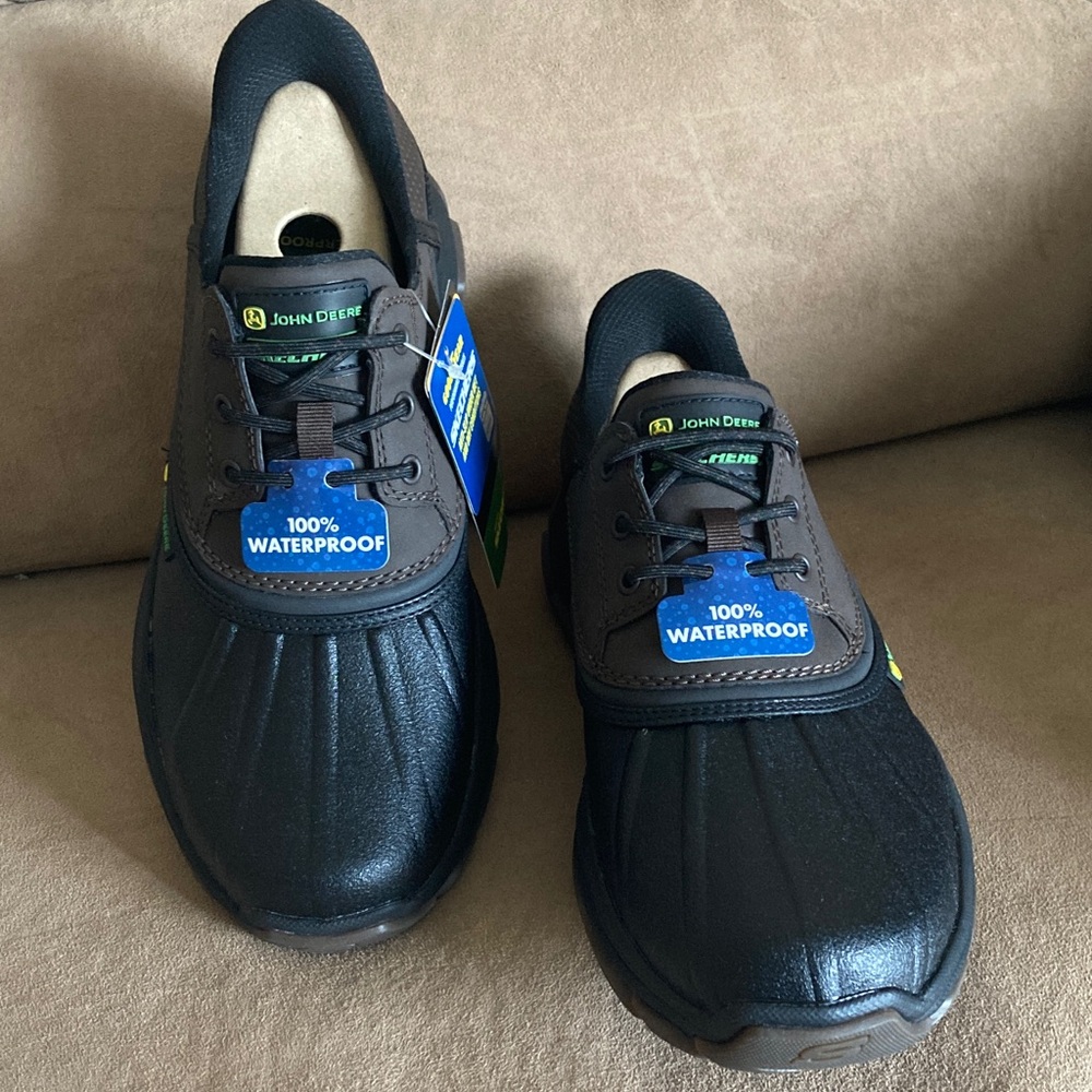 Skechers Tanzier Respected Black and Brown rain shoe
